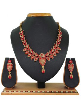 Glitzy Gold and Red Alloy Necklace Set For Ceremonial