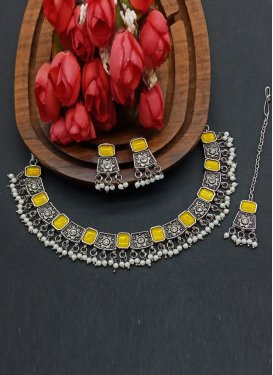 Elegant White and Yellow Oxidized Necklace Set