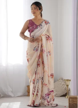 Digital Print Work Traditional Saree For Casual in Off White