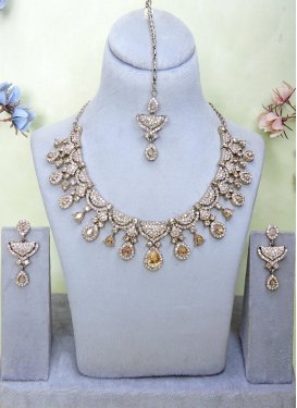 Alloy Gold and White Stone Work Necklace Set