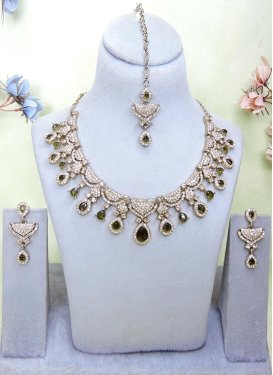 Alloy Olive and White Stone Work Necklace Set