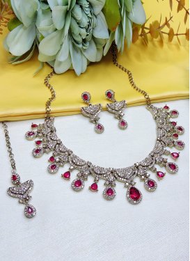 Stone Work Fuchsia and White Necklace Set for Ceremonial