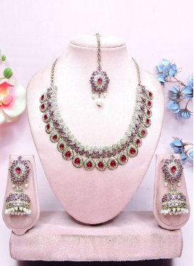 Red and White Alloy Gold Rodium Polish Necklace Set For Festival