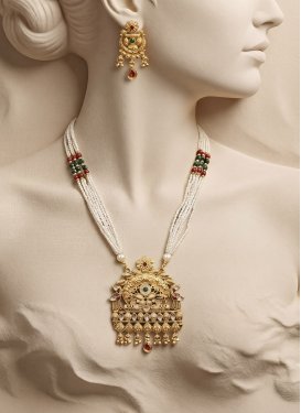 Gold Rodium Polish Alloy Necklace Set For Ceremonial