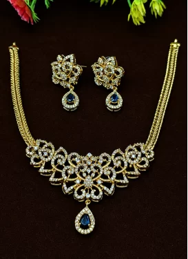 Alloy Navy Blue and White Necklace Set