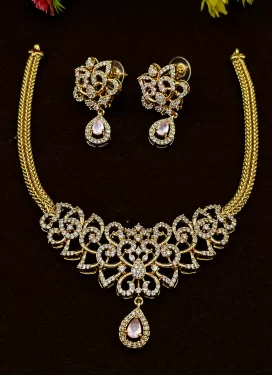 Alloy Gold Rodium Polish Stone Work Pink and White Necklace Set