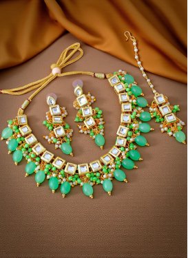 Sea Green and White Alloy Necklace Set