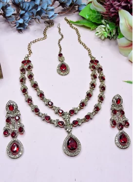 Stone Work Red and White Alloy Necklace Set