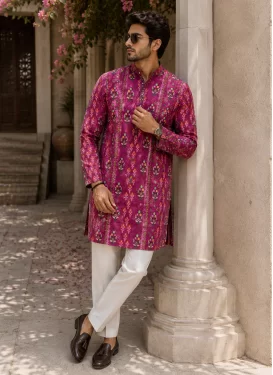 Digital Print Work Fancy Fabric Kurta Pajama in Magenta and White for Men