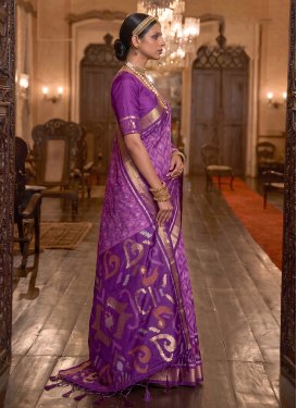 Woven Work Silk Blend Classic Saree in Purple and Violet for Women