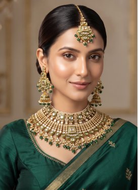 Alloy Bottle Green and White Beads Work Necklace Set
