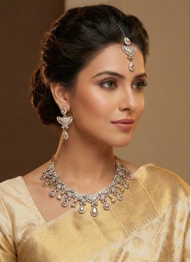 Alloy Gold and White Stone Work Necklace Set