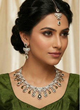 Alloy Olive and White Stone Work Necklace Set
