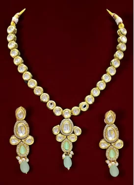 Alloy Sea Green and White Necklace Set