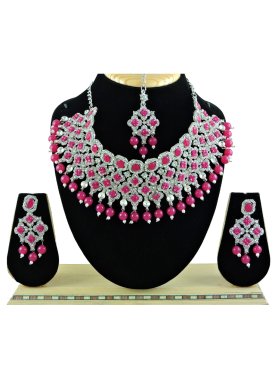 Alluring Alloy Diamond Work Necklace Set