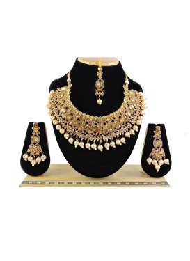 Alluring Alloy Necklace Set