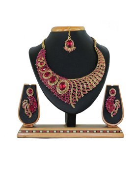 Alluring Alloy Stone Work Gold and Rose Pink Gold Rodium Polish Necklace Set