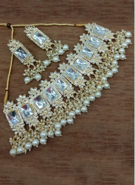 Alluring Diamond Work Necklace Set