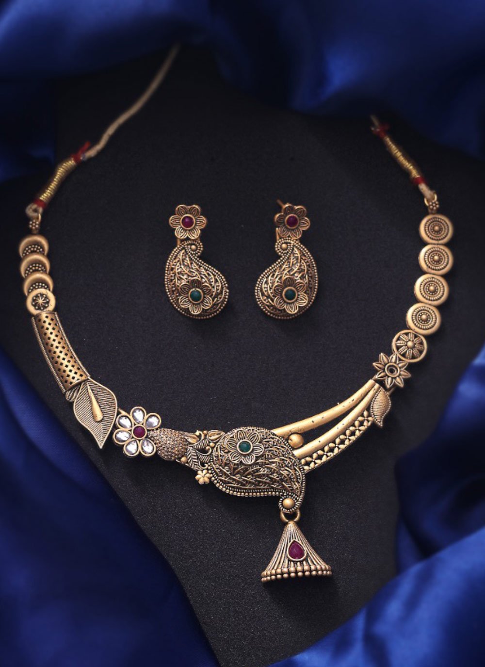 Alluring Gold Rodium Polish Alloy Jewellery Set