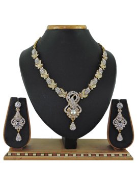 Alluring Gold Rodium Polish Necklace Set For Ceremonial