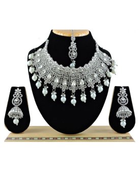 Alluring Silver Rodium Polish Alloy Necklace Set For Ceremonial