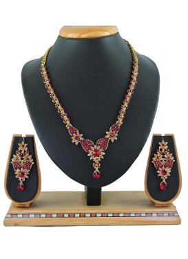 Alluring Stone Work Alloy Necklace Set For Bridal