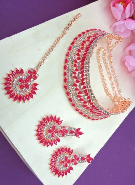 Amazing Gold Rodium Polish Alloy Rose Pink and White Necklace Set