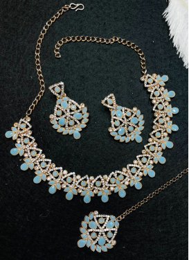 Arresting Alloy Stone Work Necklace Set For Ceremonial