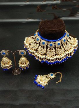 Arresting Blue and White Gold Rodium Polish Necklace Set