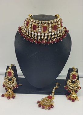 Arresting Maroon and White Alloy Necklace Set