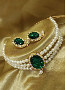 Artistic Alloy Gold Rodium Polish Beads Work Green and White Necklace Set
