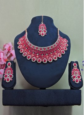 Artistic Alloy Gold Rodium Polish Stone Work Rose Pink and White Necklace Set