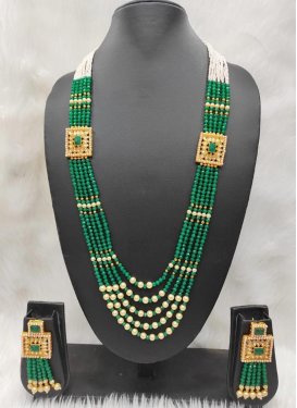 Attractive Alloy Gold Rodium Polish Green and Off White Moti Work Necklace Set