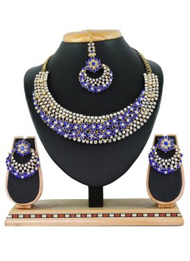 Attractive Alloy Gold Rodium Polish Stone Work Blue and White Necklace Set