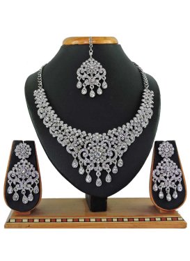 Attractive Alloy Silver Rodium Polish Stone Work Silver Color and White Necklace Set