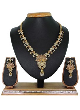 Attractive Beads Work Gold and White Alloy Necklace Set