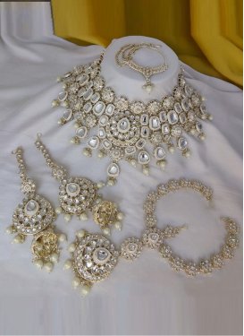 Attractive Gold Rodium Polish Necklace Set For Festival