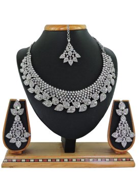 Attractive Necklace Set For Party