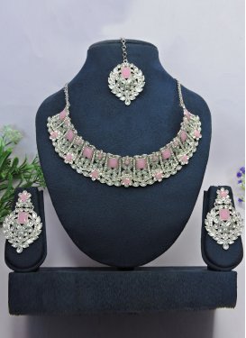 Attractive Silver Rodium Polish Pink and White Necklace Set For Festival