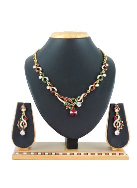 Attractive Stone Work Green and Red Alloy Necklace Set