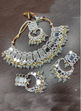 Awesome Alloy Mirror Work Gold Rodium Polish Necklace Set