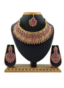 Awesome Gold and Pink Stone Work Necklace Set