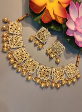Awesome Gold Rodium Polish Alloy Necklace Set For Ceremonial