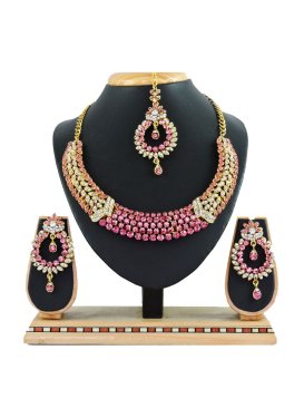 Awesome Gold Rodium Polish Alloy Stone Work Necklace Set