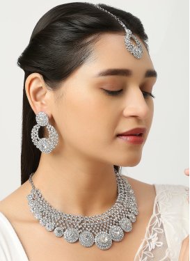 Awesome Stone Work Silver Rodium Polish Necklace Set