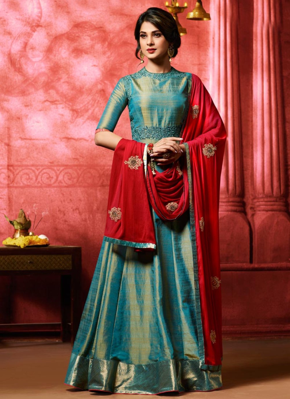 SAHIRA - Anarkali Suit set with heavy Banarasi dupatta – NEEROSH
