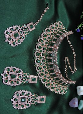 Beautiful Green and White Gold Rodium Polish Necklace Set