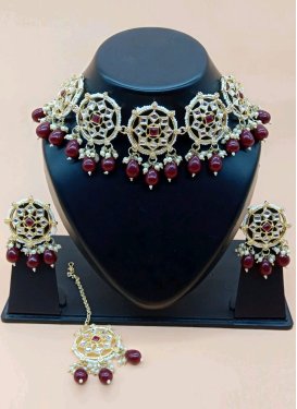 Blissful Alloy Kundan Work Necklace Set For Ceremonial