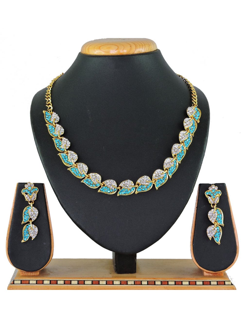 Blissful Alloy Necklace Set For Party