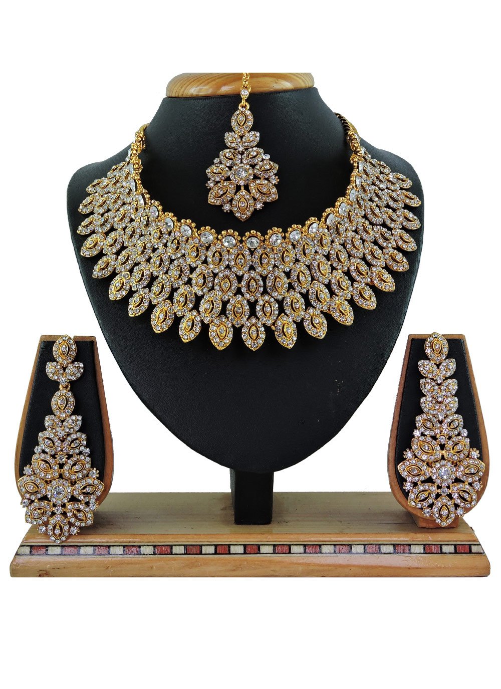 Blissful Jewellery Set For Ceremonial